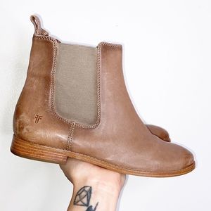 FRYE Anna Short Leather Light Brown Slipon Boot Distressed Style western Sz 8.5